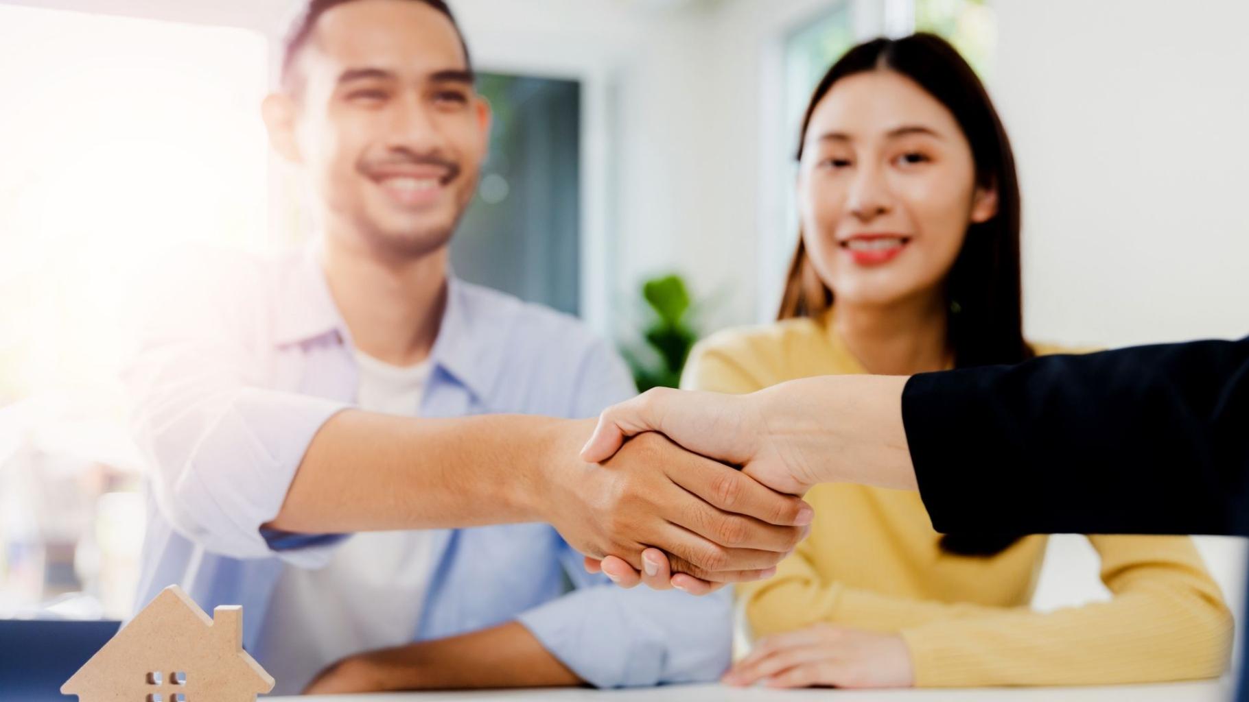 hand_shake_customer